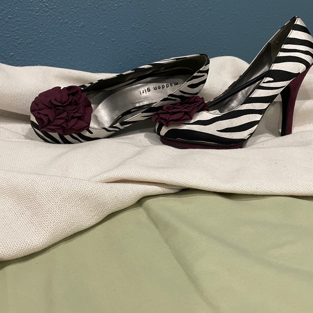 Steve Madden Zebra print heels!
